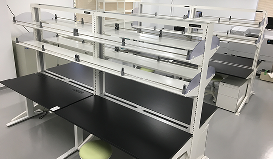 某会社実験台の画像