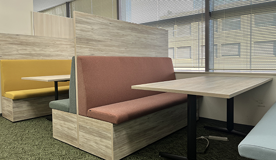 某物流会社打合せコーナーの画像