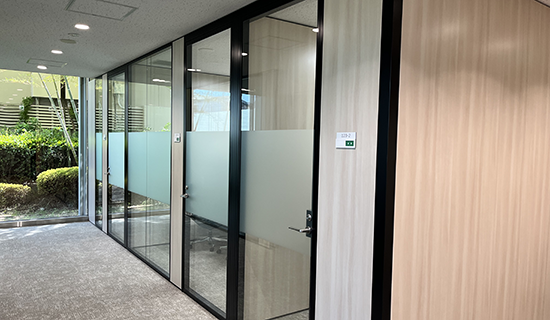 某プラント会社打合せ室間仕切の画像