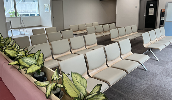 某医療センター待合室の画像