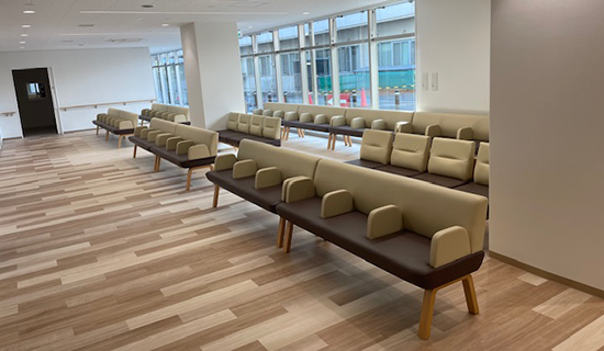 某病院待合室の画像