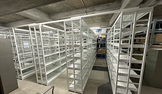 某倉庫内ラックの画像